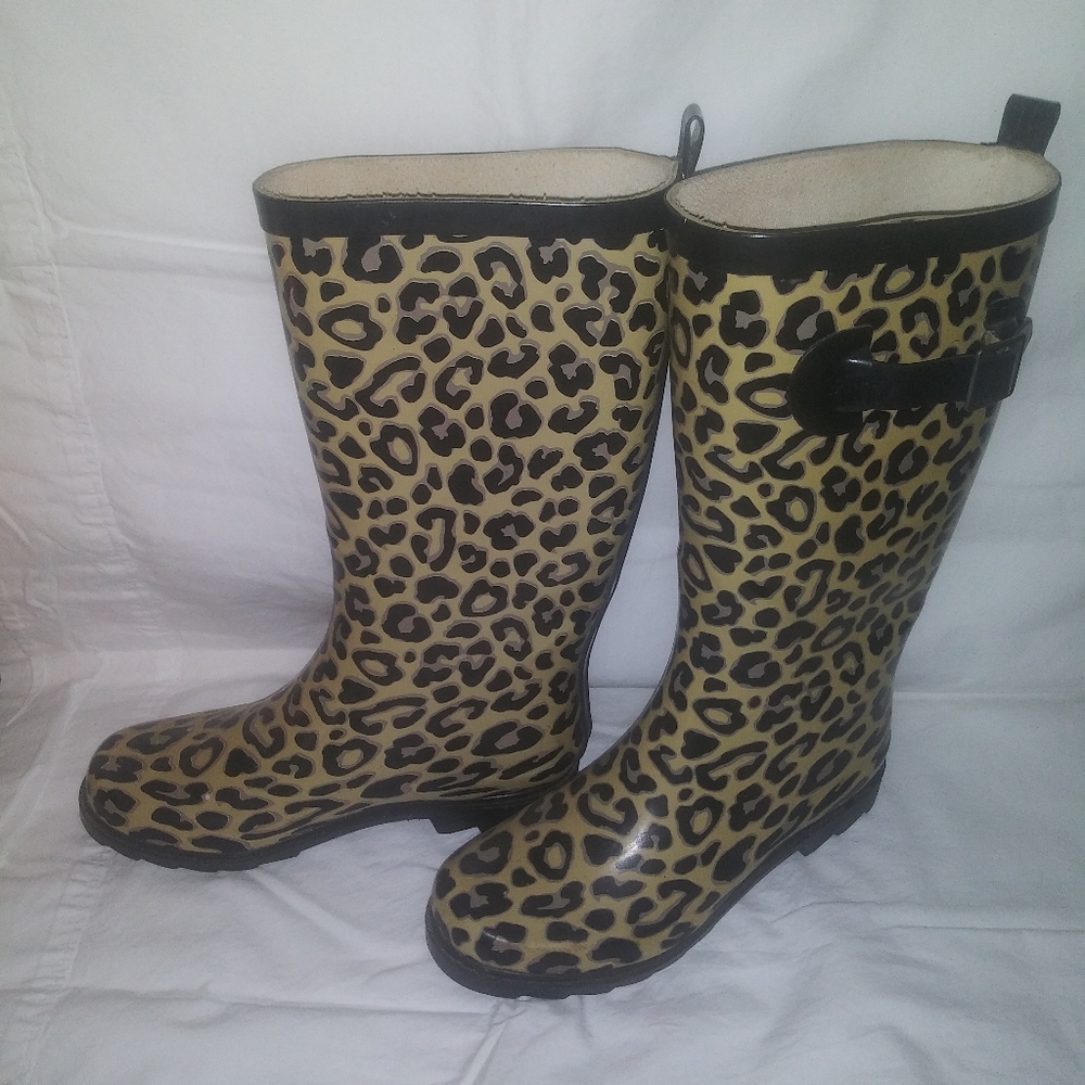 Leopard rain boots